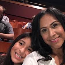 Beatrice Andrade's Instagram, Twitter & Facebook