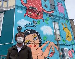 En la categoría también estaban otros nombres nacionales. Alcalde Sharp Agradece A Mon Laferte Por Murales En Valparaiso Epicentro Chile