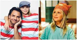 This 2013 spanish film is a one of a kind and it couldn't be more of a success. Asi Luce Loreto Peralta Maggie En No Se Aceptan Devoluciones