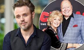 Patti newton is an australian singer, dancer, stage performer, and radio and television presenter. Patti Newton Urging Son Matthew To Return Home From New York Daily Mail Online