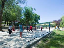 Camping Lac Des 3 Vallees Yelloh Village Campings Mobil Homes A Lectoure Guide Du Gers