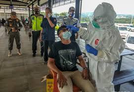 Mamaku digoyang supirnya di dalam mobil 199.6k views; Antisipasi Covid 19 Dinkes Gelar Rapid Test Antigen Gratis Di Tol Batang Bidik Nasional