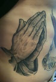 Not only that, but similar tattoo ideas will also look lovely even once they start to fade. Tatto Wallpapers Praying Hands With Rosary Beads Tattoo Designs