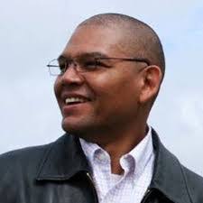 Merle Richards's Instagram, Twitter & Facebook