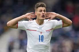 Patrik schick orta sahadan attı. Tjtqynsjgmmktm
