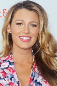 Brush out all the knots and tangles from this super pale honey blonde hair color with dark roots is the classy hair look that your sophisticated self deserves. Best Honey Blonde Hair Colors Celebrity Honey Blonde Hair Color Inspiration