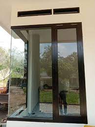 Apalagi saat ini anda juga bisa mendapatkan berbagai detail desain jendela yang mengesankan. Desain Rumah Minimalis Ciri Rumah Dan Contoh Desain Sikatabis Com