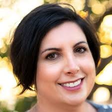 Quartz vs Quatzite what's the difference? Many people tend to mix them up.  Quartz countertops are very popular right now. It is an engineered  material...