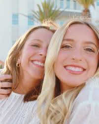 Today's #WhyExecWednesday is highlighting our Vice President of  Programming!💓 “Hi everyone!! My name is Zoe Toups, and I serve as Phi Mu's  Vice President of Programming! Immediately after joining Phi Mu, I