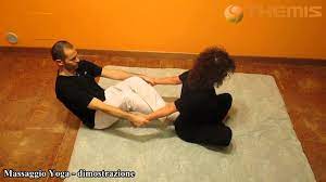 Percorsi personalizzati individuali e per coppie! Dimostrazione Del Massaggio Yoga Youtube
