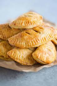 how many calories are in one handheld apple pie