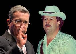 Todo indica que el exsenador álvaro uribe recibió financiación del cartel de pablo escobar para sus campañas electorales al senado. Pablo Escobar Puso Precio A La Cabeza De Uribe Cuando Estaba En La Aerocivil Las2orillas