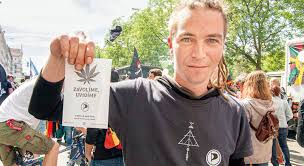 Ivan bartoš is a czech software architect, activist, politician and a member of the chamber of deputies of the czech republic since october. Evropa Muslimska Nevadi Ivan Bartos By Mel Rici Jak To Myslel Tydenik Pro Ekonomiku Politiku A Byznys