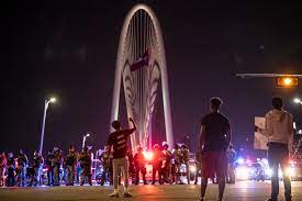 The margaret hunt hill bridge is a bridge in dallas, texas, that spans the trinity river. The Night The Margaret Hunt Hill Bridge Became A Trap D Magazine