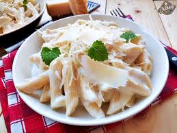 Instructiunile si modul de preparare pentru reteta de pizza quattro formaggi il gasiti in clipul de mai jos! Penne Quatro Formaggi Rita IlieÈ