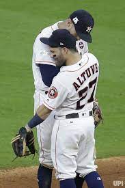 Houston Astros Jose Altuve R And Carlos Correa Celebrate Defeating The New York Yankees After Game 6 Of The A American Baseball League Astros Baseball Astros