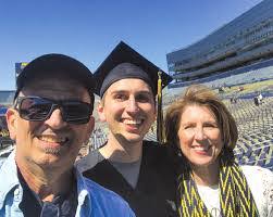 Lindsey Ramsdell's Instagram, Twitter & Facebook