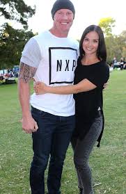 It's been a turbulent 12 months for lauren brant and barry hall, but they're ending 2018 on a very positive note. Glowing Lauren Brant Basks In Pregnancy Bliss With Barry Hall Daily Telegraph