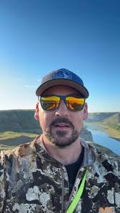 Here’s a little ode to Canada I call “Mon Canada”. I wrote and recorded it  while feeling particularly inspired sitting atop the coulee looking at the  mountains and Oldman River at sunrise this ...