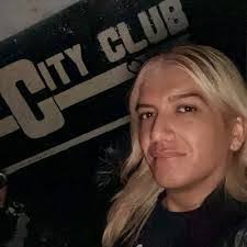 Angela Hamel's Instagram, Twitter & Facebook