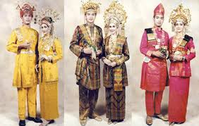 Jika anda ada melihat filem melayu lama. Pakaian Adat Riau Gambar Jenis Jenis Dan Keterangannya Adat Tradisional