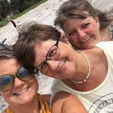 STORT TILLYKKE TIL SKELAGER LOKALCENTER 🎉 For nyligt afholdt vi en  konkurrence, der gav nogle heldige seniorer mulighed for at få lidt ekstra  forkælelse ❤ Vi havde nemlig besluttet at invitere et