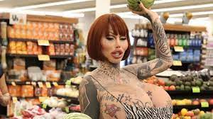 Model with 38J boobs risks wardrobe mishap by flaunting melons in  supermarket - Daily Star