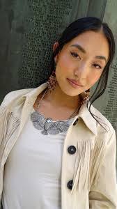 Karen Hendon's Instagram, Twitter & Facebook