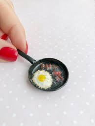 Miniature Frying Pan With Egg And Bacon For Barbie Polymer Etsy Clay Food Polymer Clay Miniatures Miniature Food