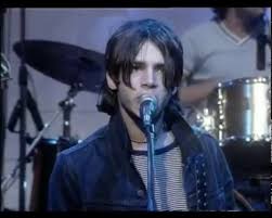  18  sus ganancias personales en aquel momento procedían de un 1% de regalías sobre una ars estimado de nueve millones en ventas de discos, así como un adicional de 600 000 para el álbum de reediciones y ars 500 000. Turf Recital Presentacion Programa Cmtv 1998 Video Dailymotion