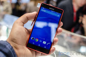 El sony xperia z3 es el nuevo smartphone insignia de sony que evoluciona al z2, casi conservando sus características de hardware, pero en un chasis más delgado. Sony Xperia Z3 Compact Hands On And Photo Gallery