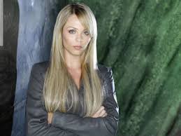 Born on september 22, 1984 in toronto,ontario, canada, vandervoort was involved in several sports such as football, karate, basketball, tennis, gymnastics, and baseball. Laura Vandervoort V Tv Series Promo Shoot Famousfix Com Post