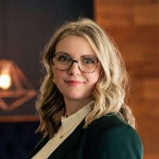 Stacey Nieves's Instagram, Twitter & Facebook