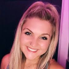 Kara Willard's Instagram, Twitter & Facebook