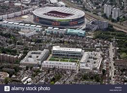 On my visits to the emirates the tube has been fairly busy and can get a lot busier when the train stops at kings. Luftbild Von Highbury Square Entwicklung Und Arsenal Emirates Stadium London N5 Stockfotografie Alamy