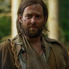 Outlander: El actor de Roger MacKenzie explicó lo difícil que fue filmar  esta particular escena