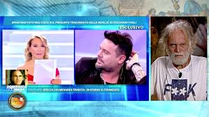 Pagina ufficiale riccardo fogli www.riccardofogli.net. Fabrizio Corona Umilia Riccardo Fogli All Isola Dei Famosi Belen Contro L Ex Che Schifo Gossip It