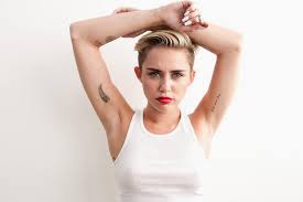 Miley cyrus sends her love and support to japan while shopping with her mom tish! Miley Cyrus Pays Another Visit To Terry Richardson S Studio Hypebeast