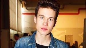 Omaga by benny cristo from czech republic at eurovision song contest 2021. Albert Cerny Z Lake Malawi Se V Izraeli Potka S Madonnou Youtube