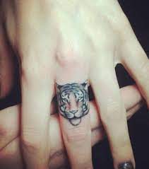 Image De Etoile Tatouage Interieur Du Doigt Femme