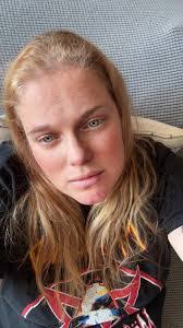 Wendy Whitten's Instagram, Twitter & Facebook