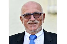 August 2012 bis september 2018 war er präsident des „bundesamtes für ‚verfassungsschutz' und damit nachfolger von heinz fromm. C43cgamcmt5tym