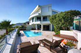 Clifton Sea Clifton Pour Des Vacances Relaxantes A Clifton Louez Ce Tres Bel Appartement De Trois Chambres Avec Piscine E Beautiful Homes Clifton Apartment