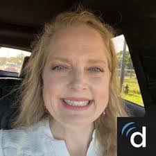 Maura Bennett's Instagram, Twitter & Facebook