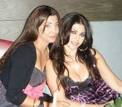 حازت على رقم 49 من قائمة أكثر 99 النساء المرغوبات حسب موقع askmen.com، وظهرت في لائحة أجمل النساء في مجلة بيبولpeople's magazine. Ø±ÙØ¹Øª Ø¹Ù„ÙŠÙ‡Ø§ Ù‚Ø¶ÙŠØ© Ø¹Ù…Ø± Ù‡ÙŠÙØ§Ø¡ ÙˆÙ‡Ø¨ÙŠ ÙŠÙØ¬Ø± Ø®Ù„Ø§ÙØ§Øª Ù…Ø¹ Ø´Ù‚ÙŠÙ‚ØªÙ‡Ø§ ÙˆØ³Ø· Ø¥ØªÙ‡Ø§Ù…Ø§Øª Ø¨Ø§Ù„ØªØ²ÙˆÙŠØ± Ø¯Ù†ÙŠØ§ Ø§Ù„ÙˆØ·Ù†