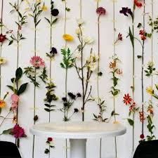 Trabajamos con flores frescas que con unos cuidados básicos durarán siete, diez y hasta quince días, dependiendo del tipo de flor y la época del año. Como Decorar Paredes Con Flores Las Mejores Ideas Y Tecnicas