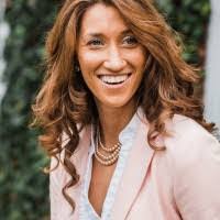 Evelyn Taylor's Instagram, Twitter & Facebook