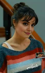 Hello fellow Beverly Hills, 90210 fam! Good evening/afternoon/morning to  you all (people are probably all around the world) For fellow Clare Arnold  fans, does anyone else wish she stayed