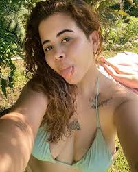 Amanda Caroline (@amandalivii) · Instagram 照片和视频