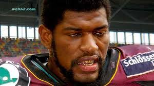 Walter Curry's Instagram, Twitter & Facebook